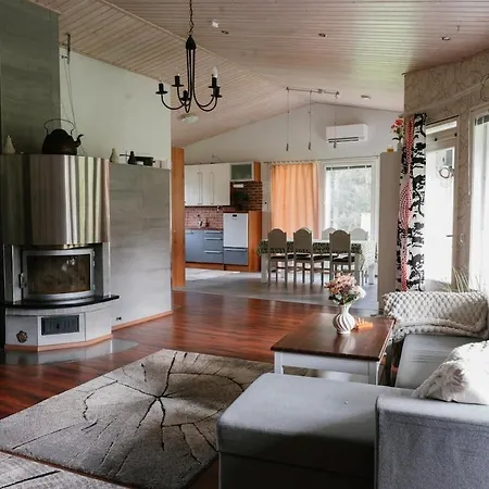 Arctic Retreat Sauna, Jacuzzi Villa